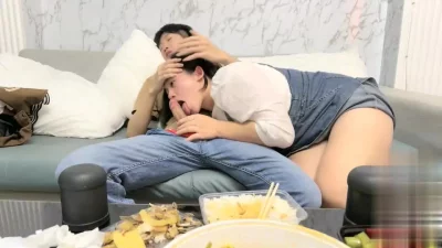 短发肥妹多次被操尿 床单湿透